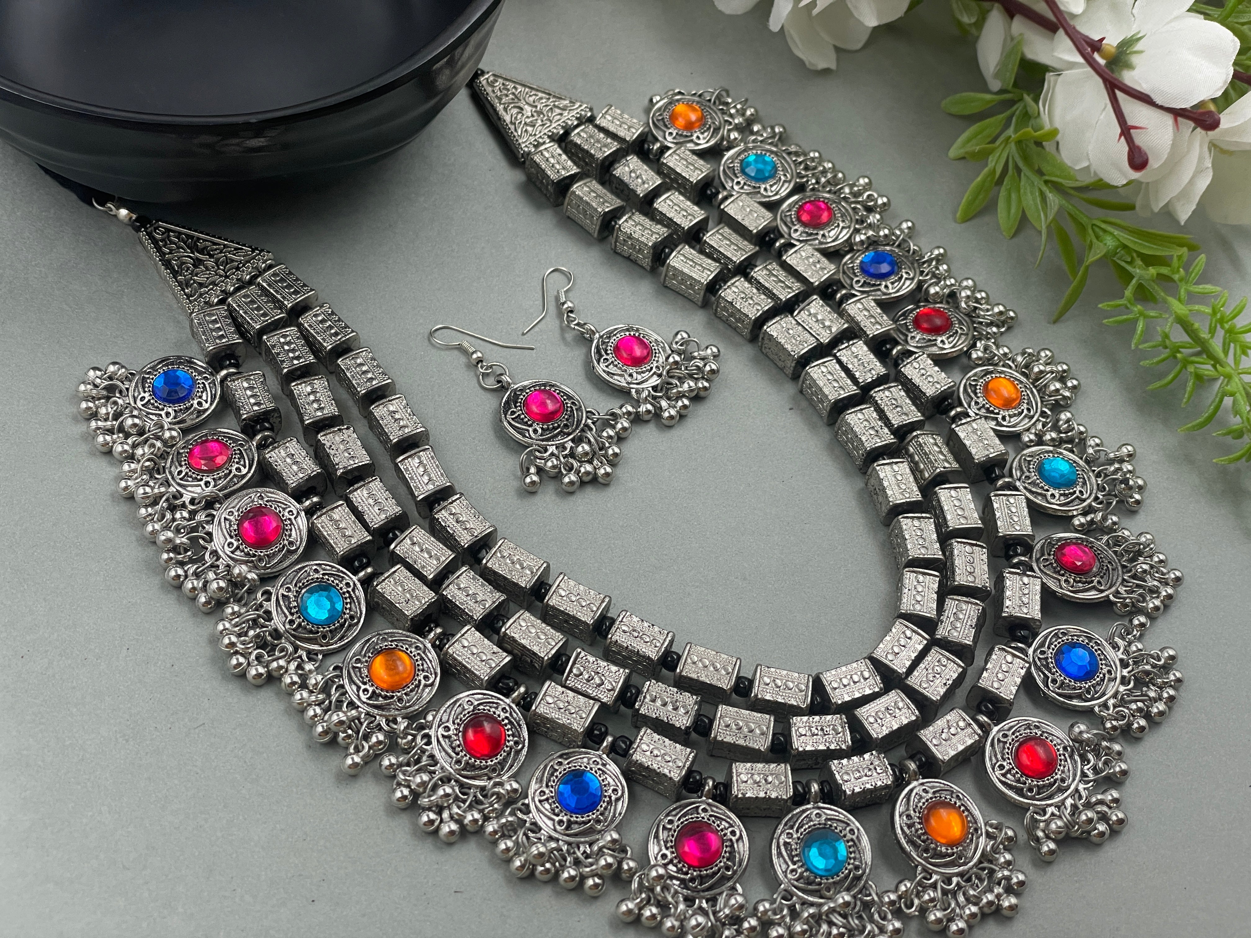 KYRA SILVER MULTICOLOR NECKLACE & EARRINGS 60% Off