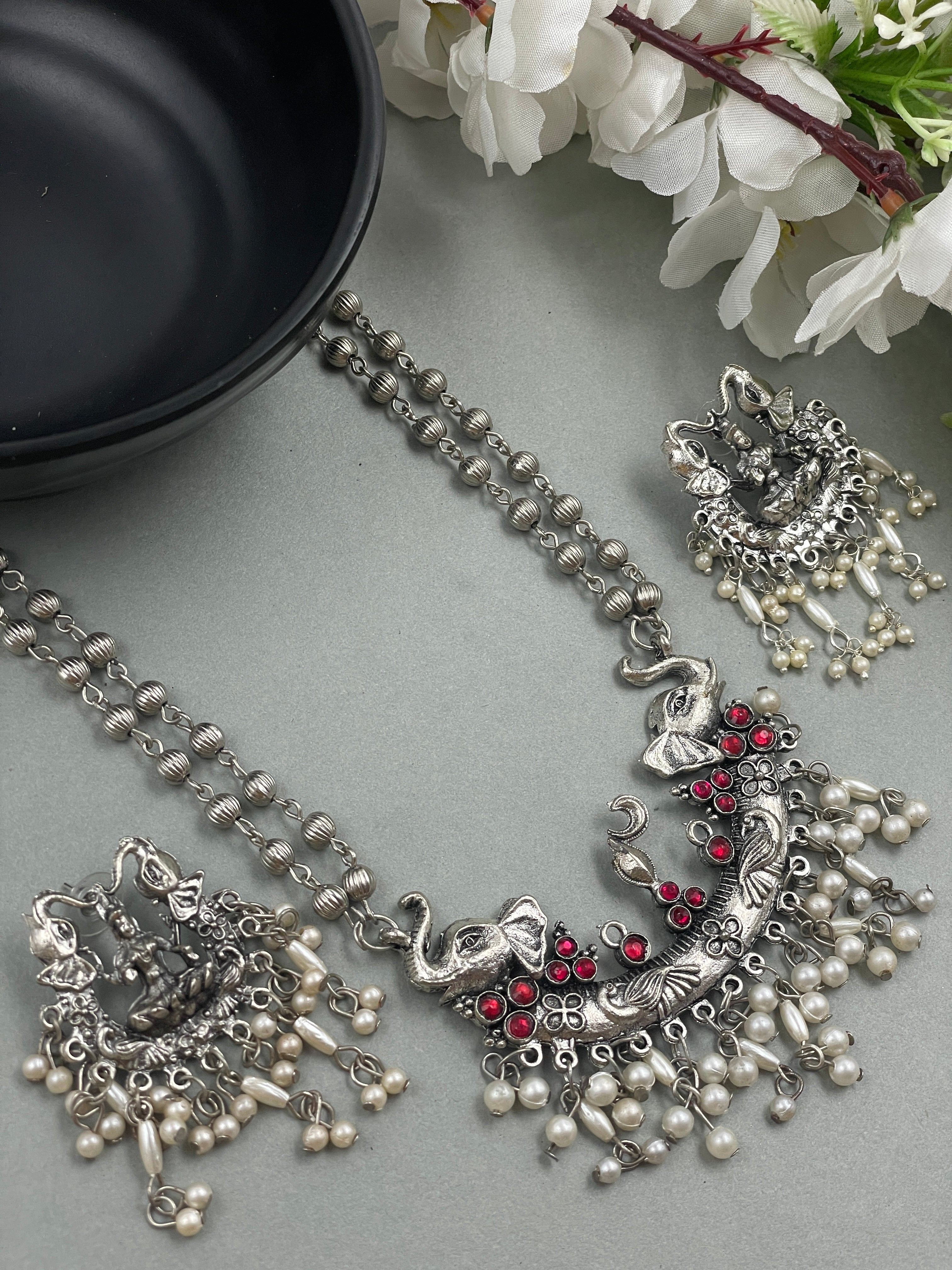 KIARA SILVER NECKLACE & EARRINGS 60% Off