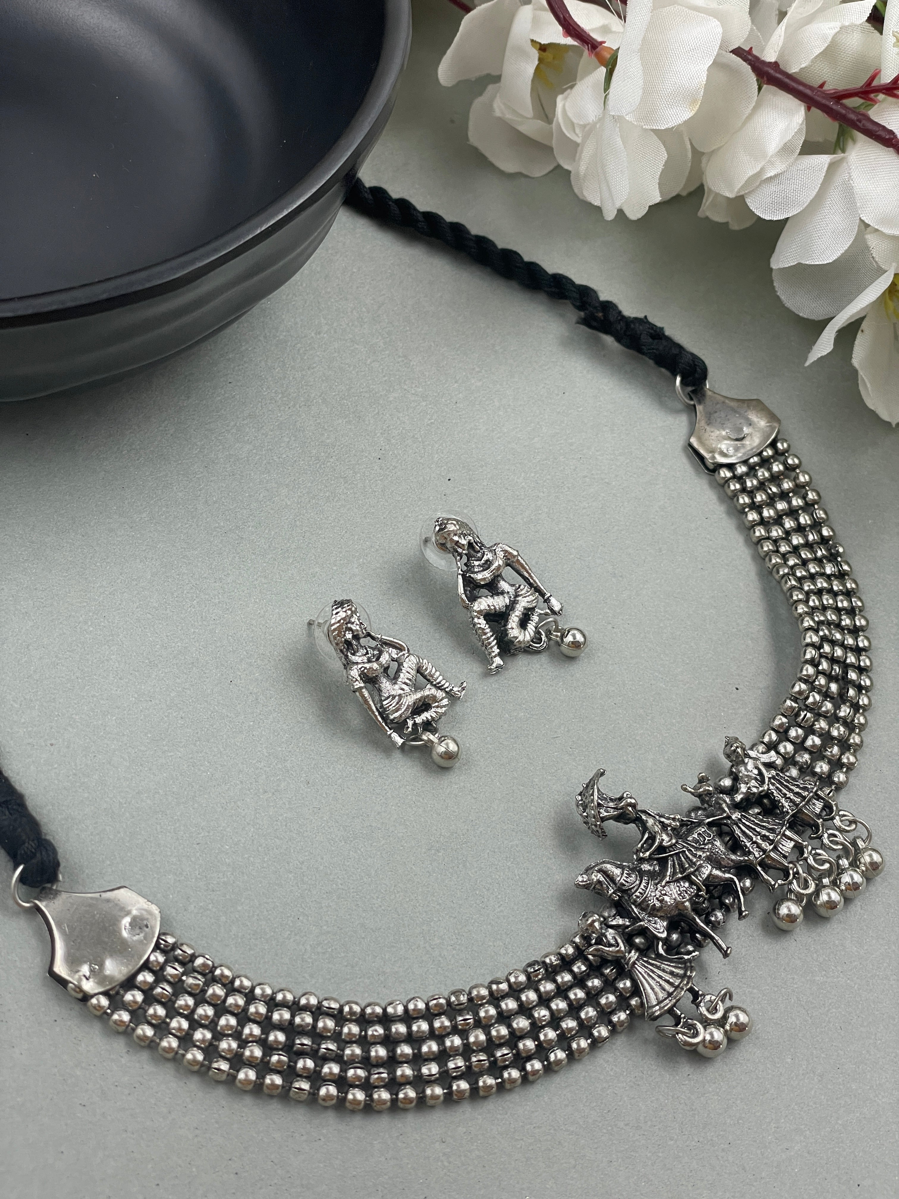 RIA SILVER NECKLACE & EARRINGS 60% Off