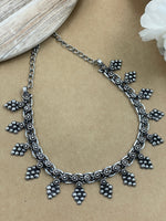 Load image into Gallery viewer, SHORT BRASS MATERIAL NECKLACE