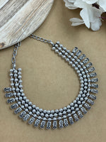 Load image into Gallery viewer, SHORT BRASS MATERIAL NECKLACE