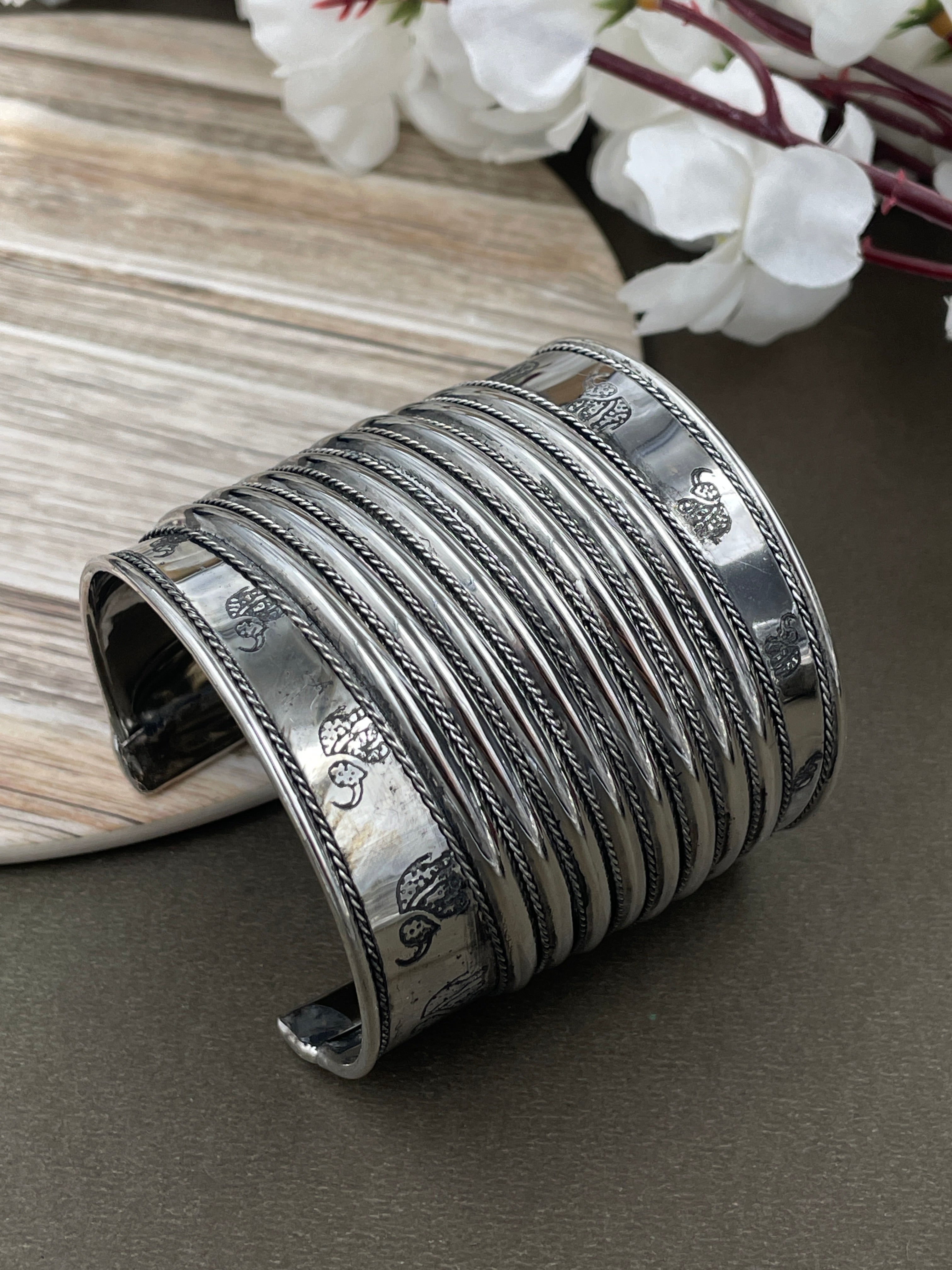 OXIDISED SILVER UNIQUE DESIGNE KADA FOR WOMEN