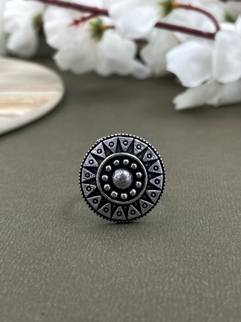 JAANVI DESIGNER OXIDISED SILVER RING