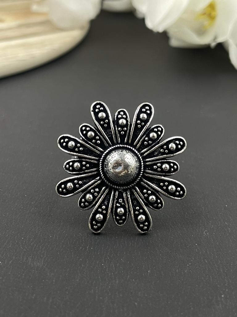 DIVYANSHI DESIGNER OXIDISED BRASS RING