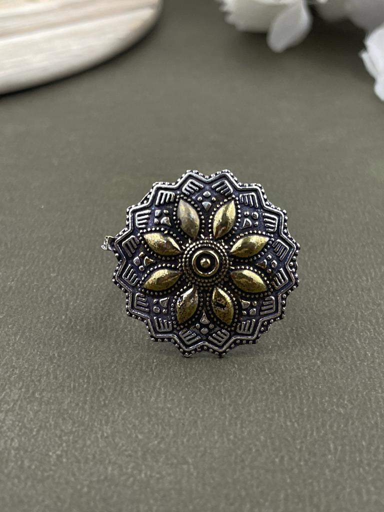 NOORA TWO TONE OXIDISED RING