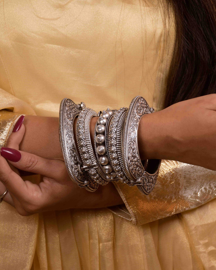 DAMINI SILVER LOOKALIKE BANGLE STACK