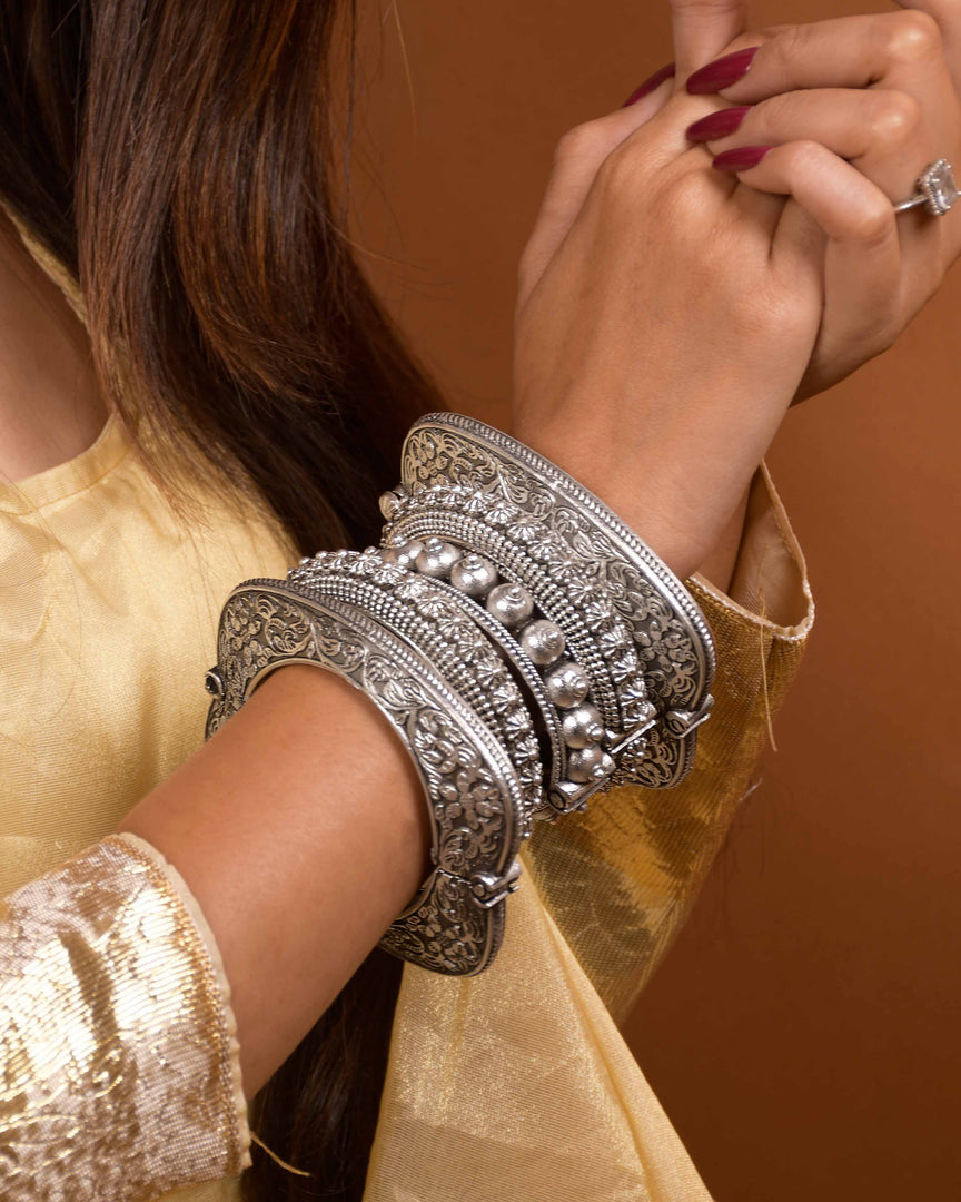 DAMINI SILVER LOOKALIKE BANGLE STACK