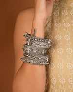 Load image into Gallery viewer, Trushna Bangle Stack