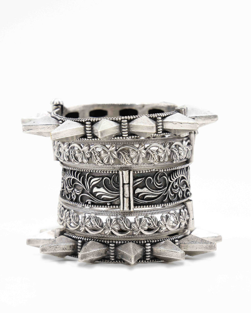 Aarohi Silver Lookalike Bangle Stack