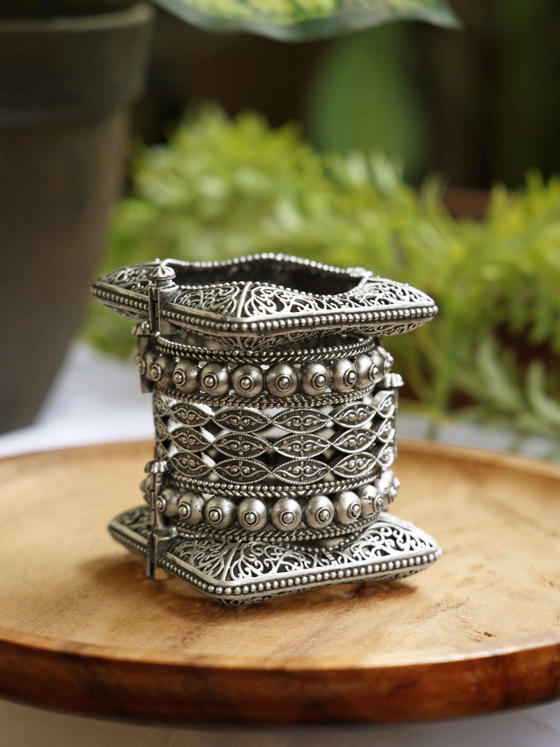 Aahna Silver Lookalike Bangle Stack