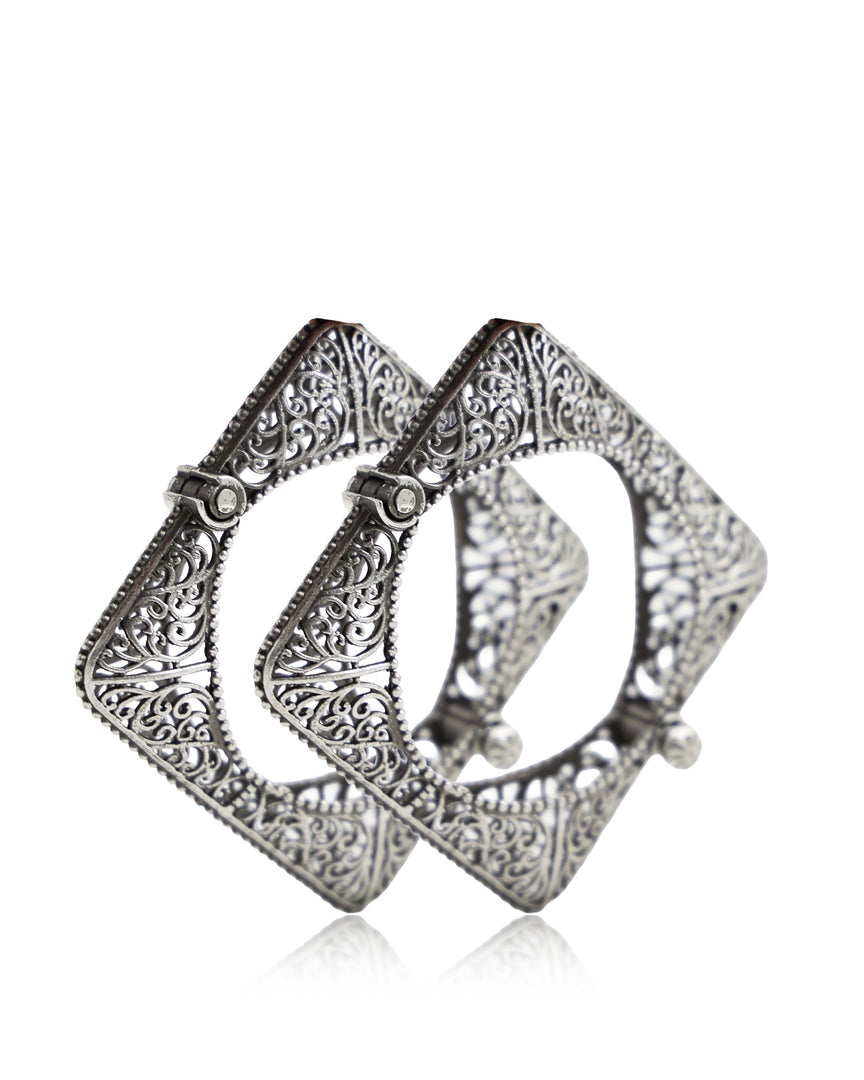 Aahna Silver Lookalike Bangle Stack