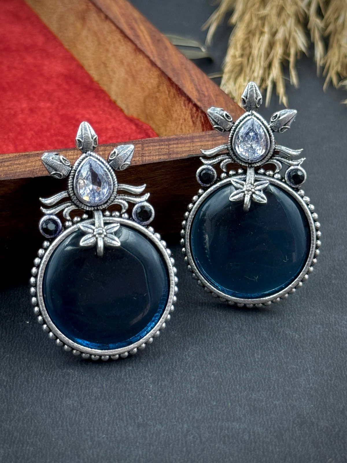 KRITI STONE STUDS EARRINGS