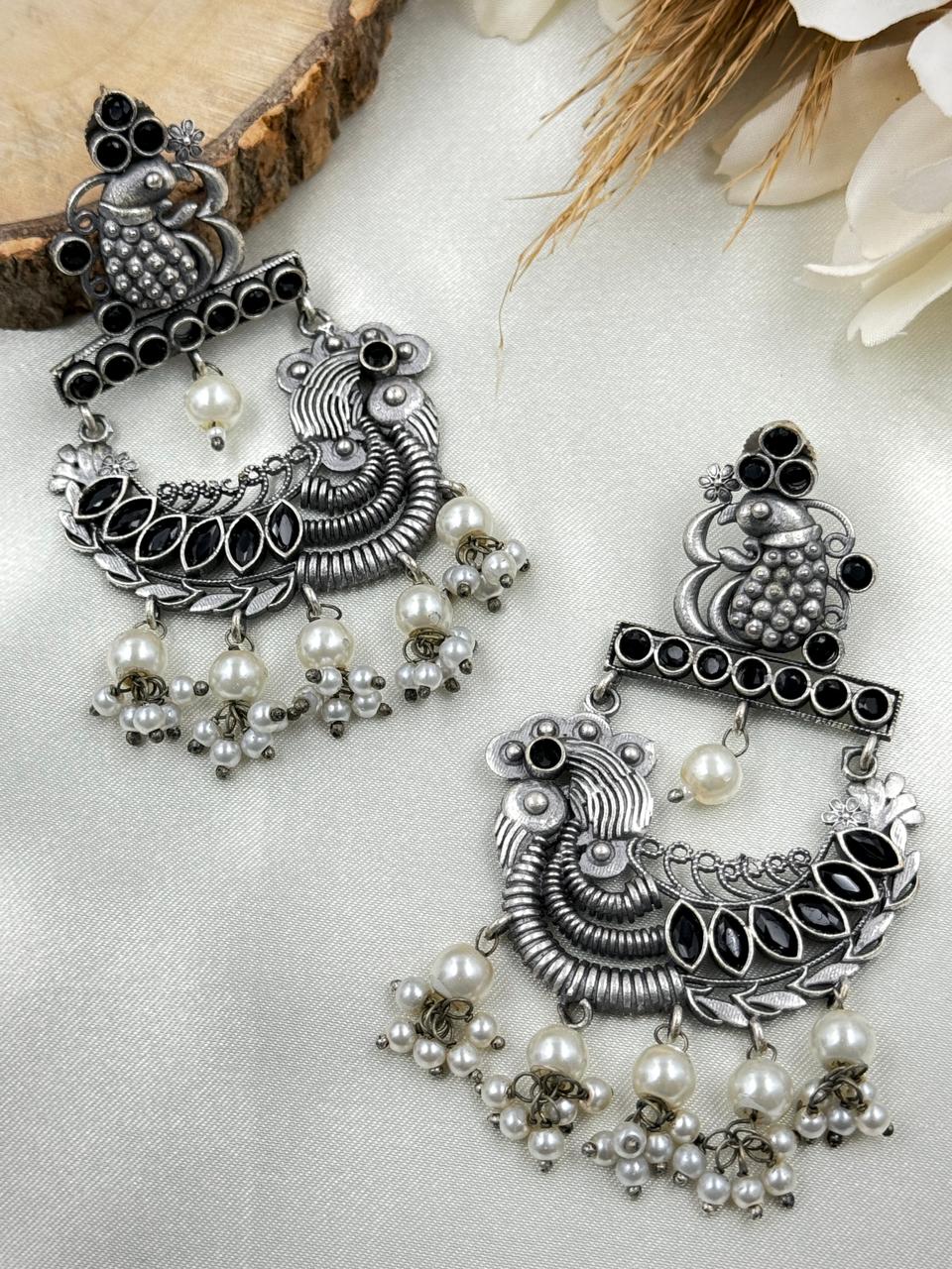 POORVI STONE DANGLER EARRINGS