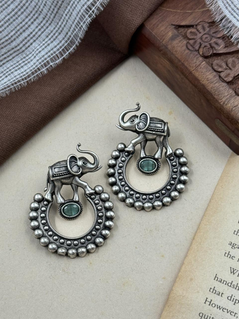 AVNI STUD EARRINGS