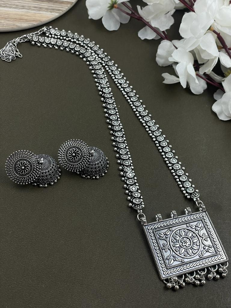 SANA SILVER OXIDISED JEWELLERY SET