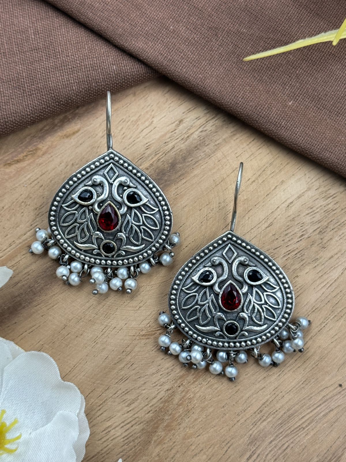 VIHA OXIDISED STUDS EARRINGS