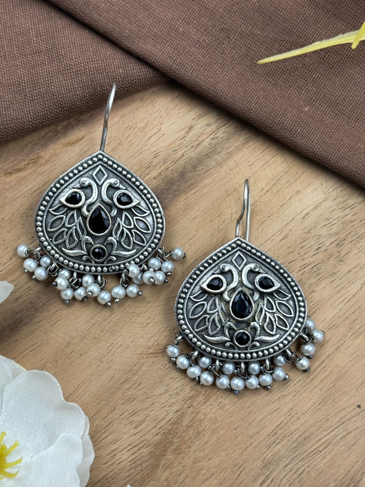 VIHA OXIDISED STUDS EARRINGS