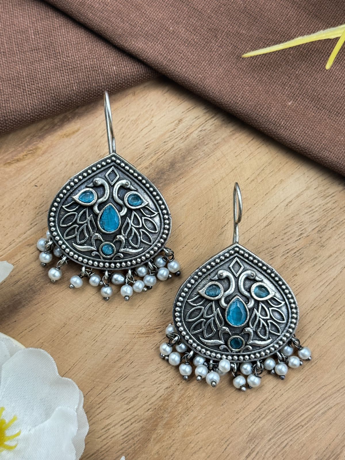 VIHA OXIDISED STUDS EARRINGS