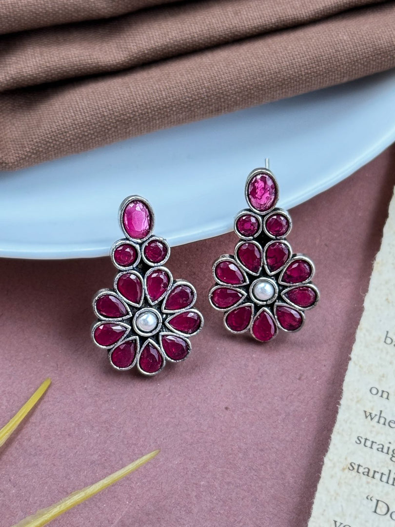 Gieva Stud Stone Earrings
