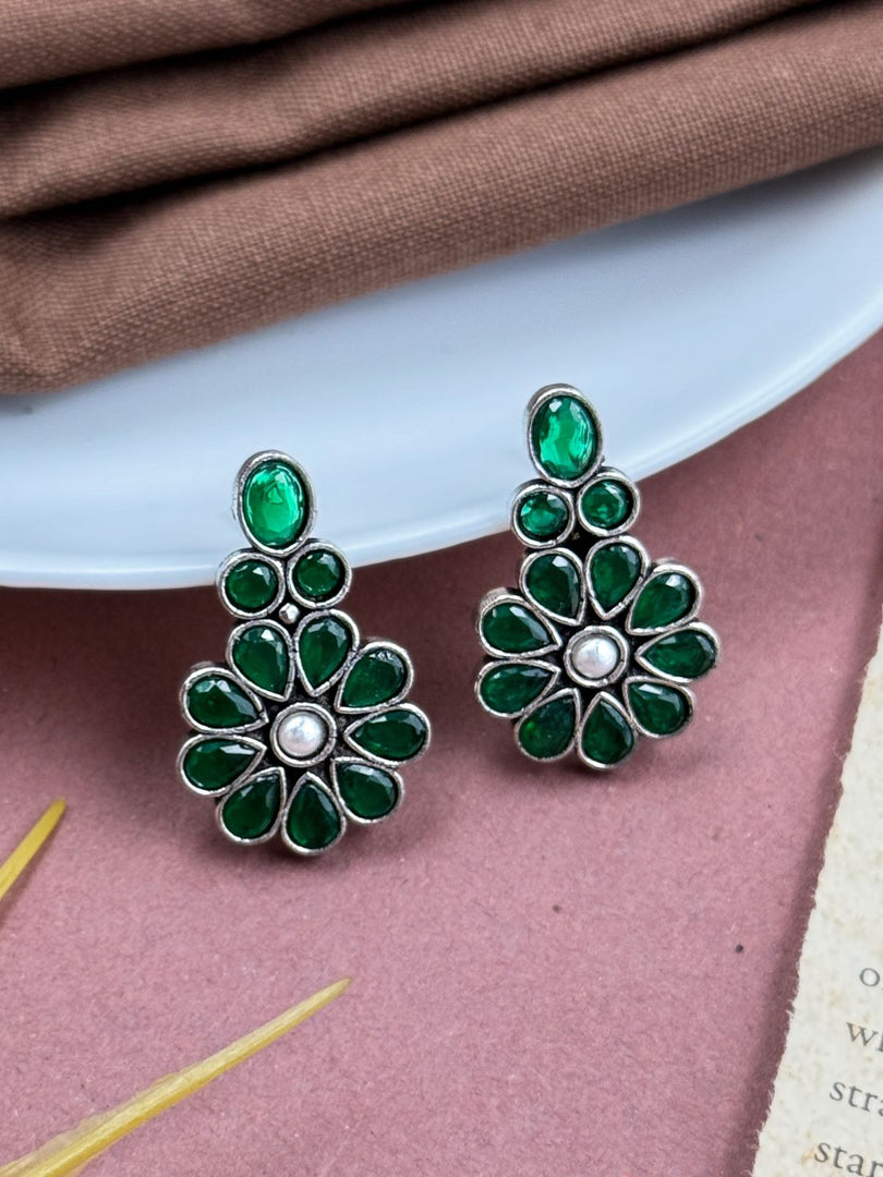 Gieva Stud Stone Earrings