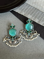 Load image into Gallery viewer, VAANI DANGLER EARRINGS