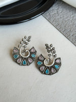 Load image into Gallery viewer, Roohi stud Earrings