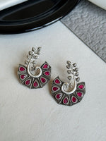 Load image into Gallery viewer, Roohi stud Earrings