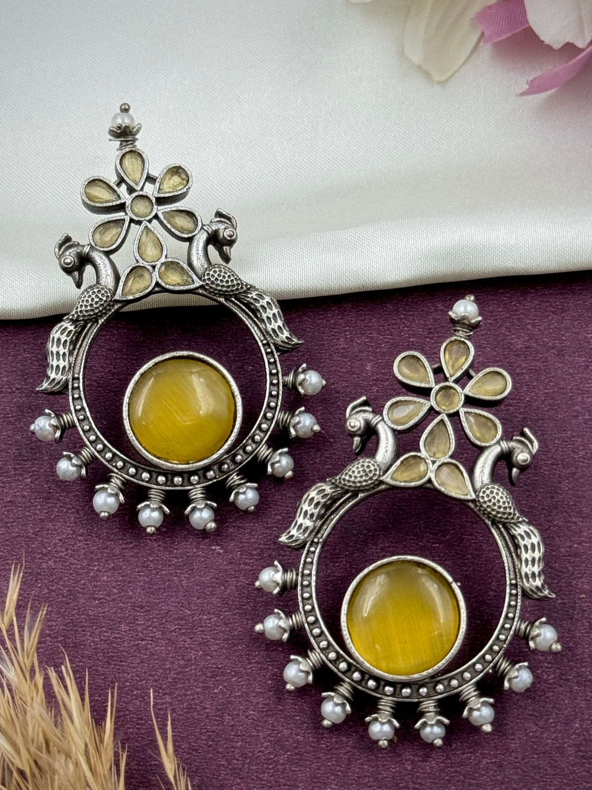 NAVYA STUDS EARRINGS