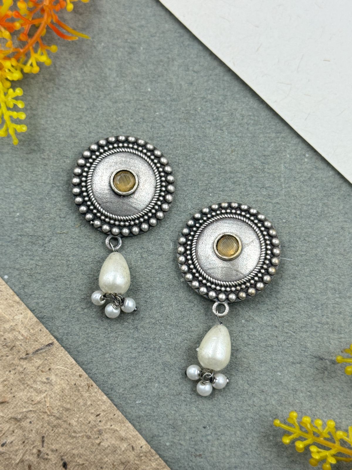 NISHA STUDS EARRINGS