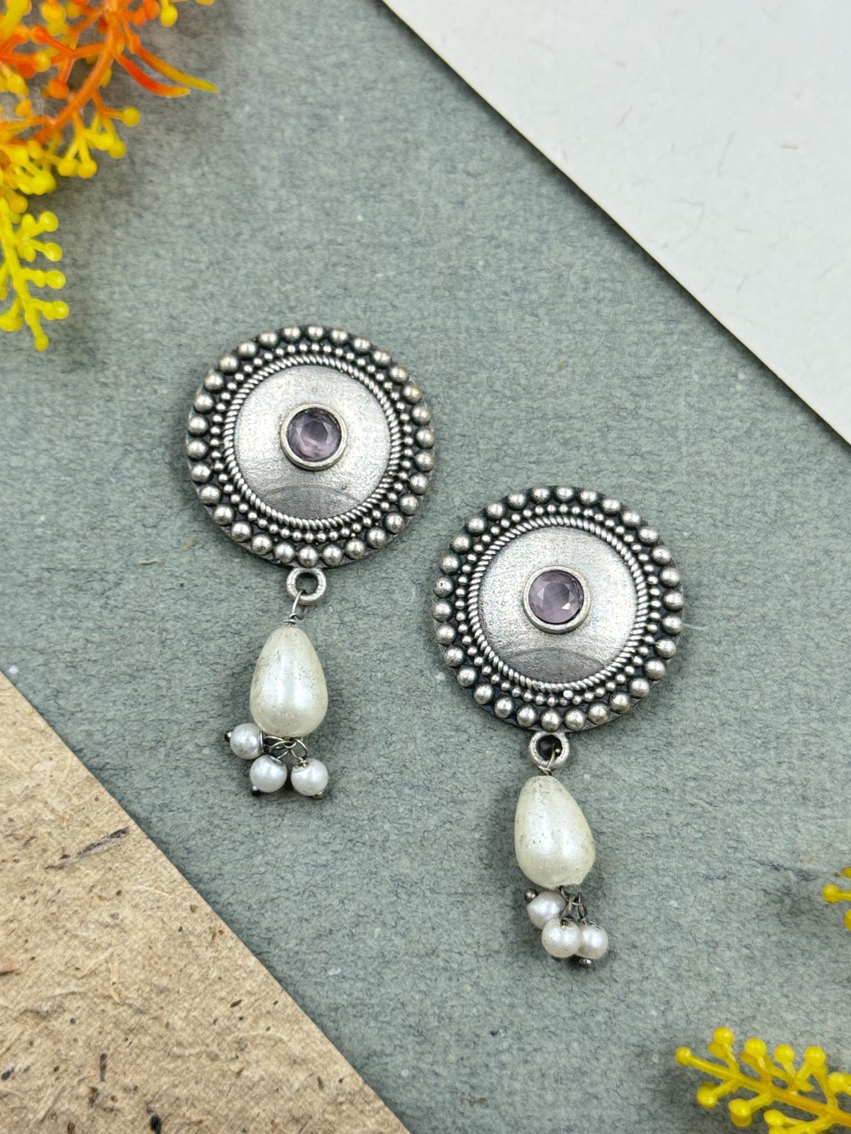 NISHA STUDS EARRINGS