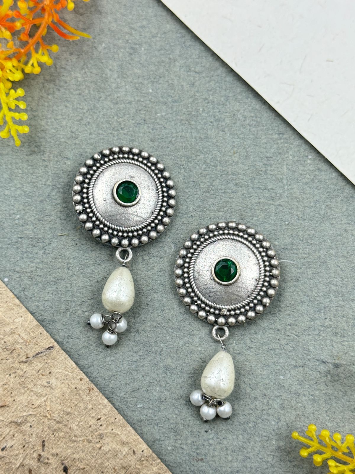 NISHA STUDS EARRINGS