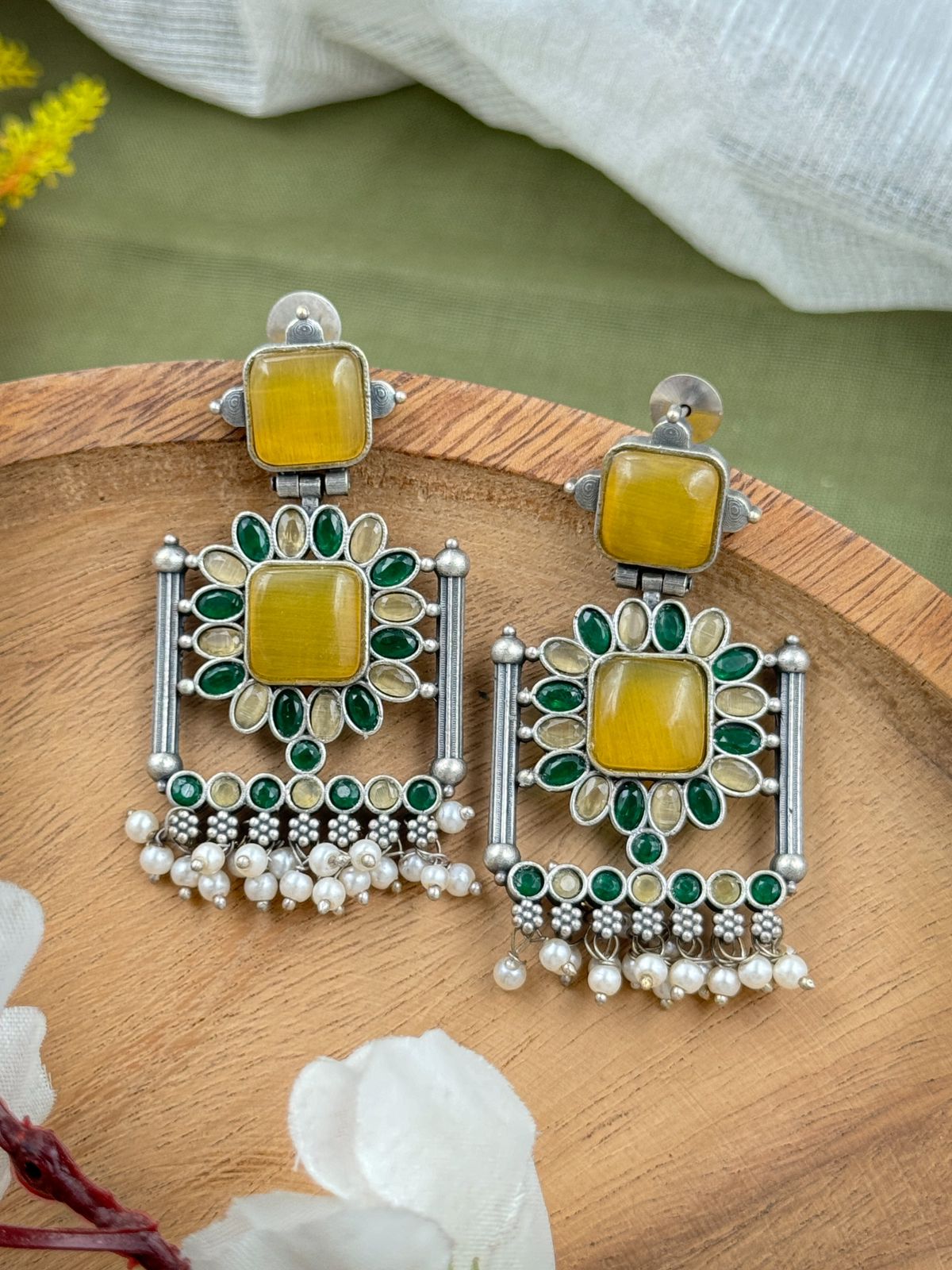 VISHVA DANGLER EARRINGS