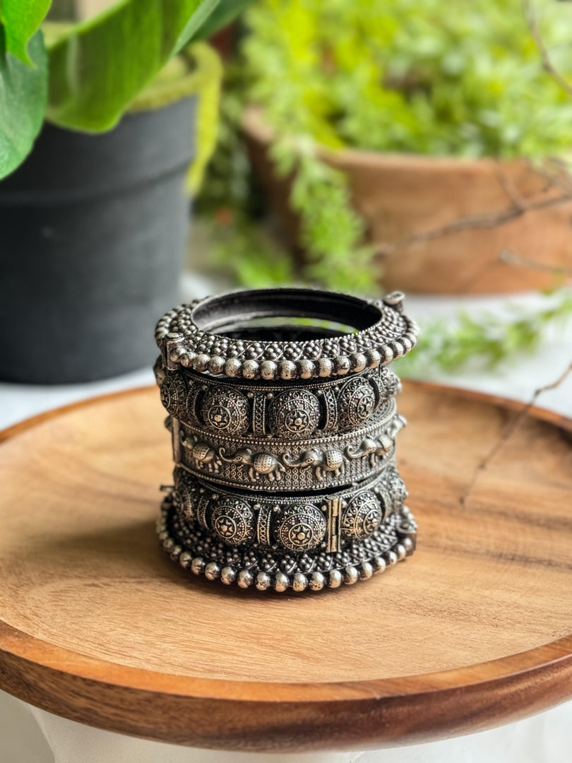 SHRIYA SILVER LOOKLIKE BANGLE STACK