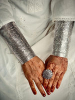 Load image into Gallery viewer, KAJAL KADA AND RING SET