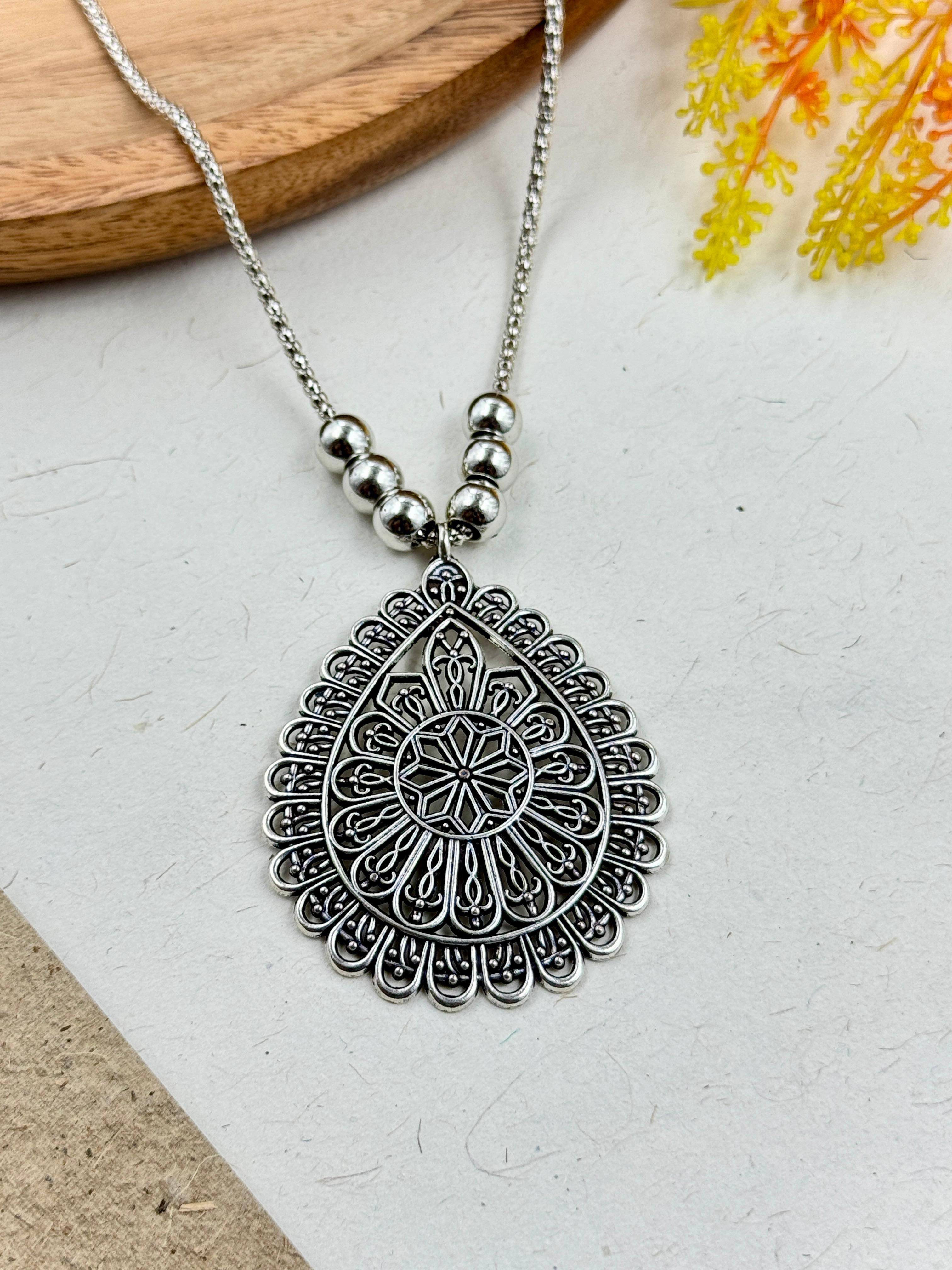 OXIDISED SILVER DESIGNER CHAIN PENDANT