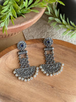 Load image into Gallery viewer, Anaya Dangler Earrings