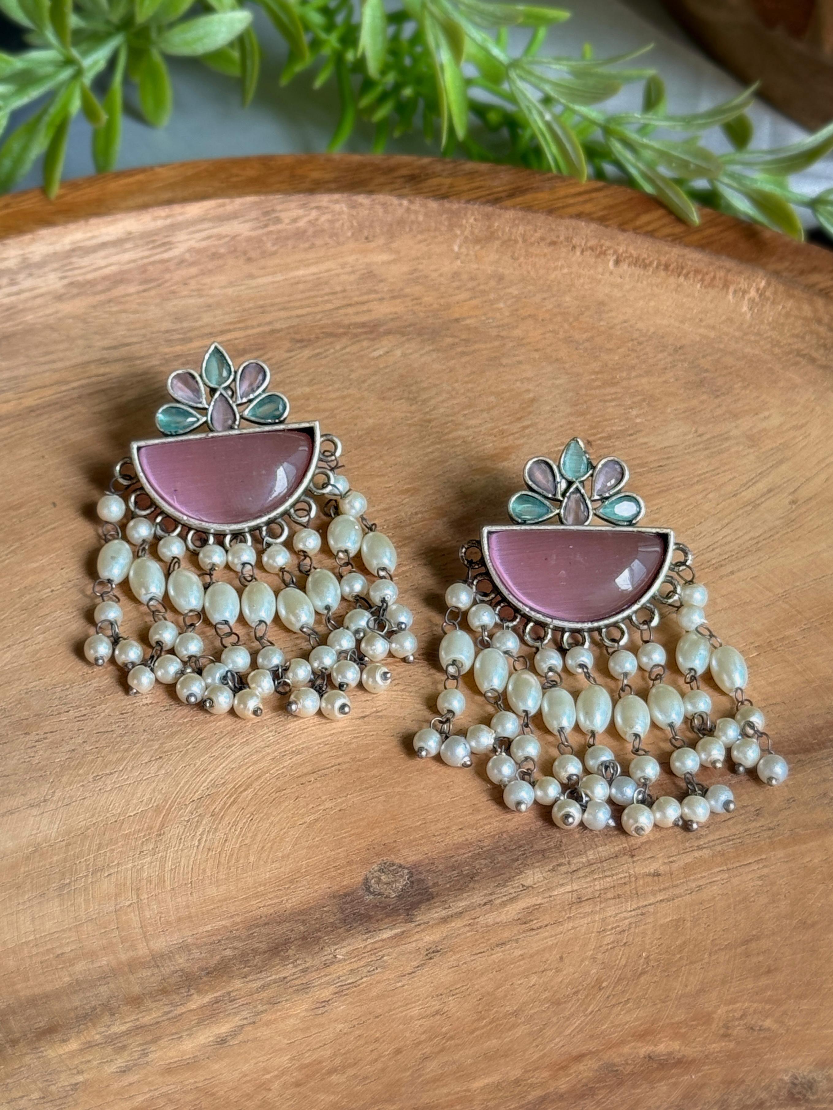 TRADITIONAL ANTIQUE STUDS EARRINGS