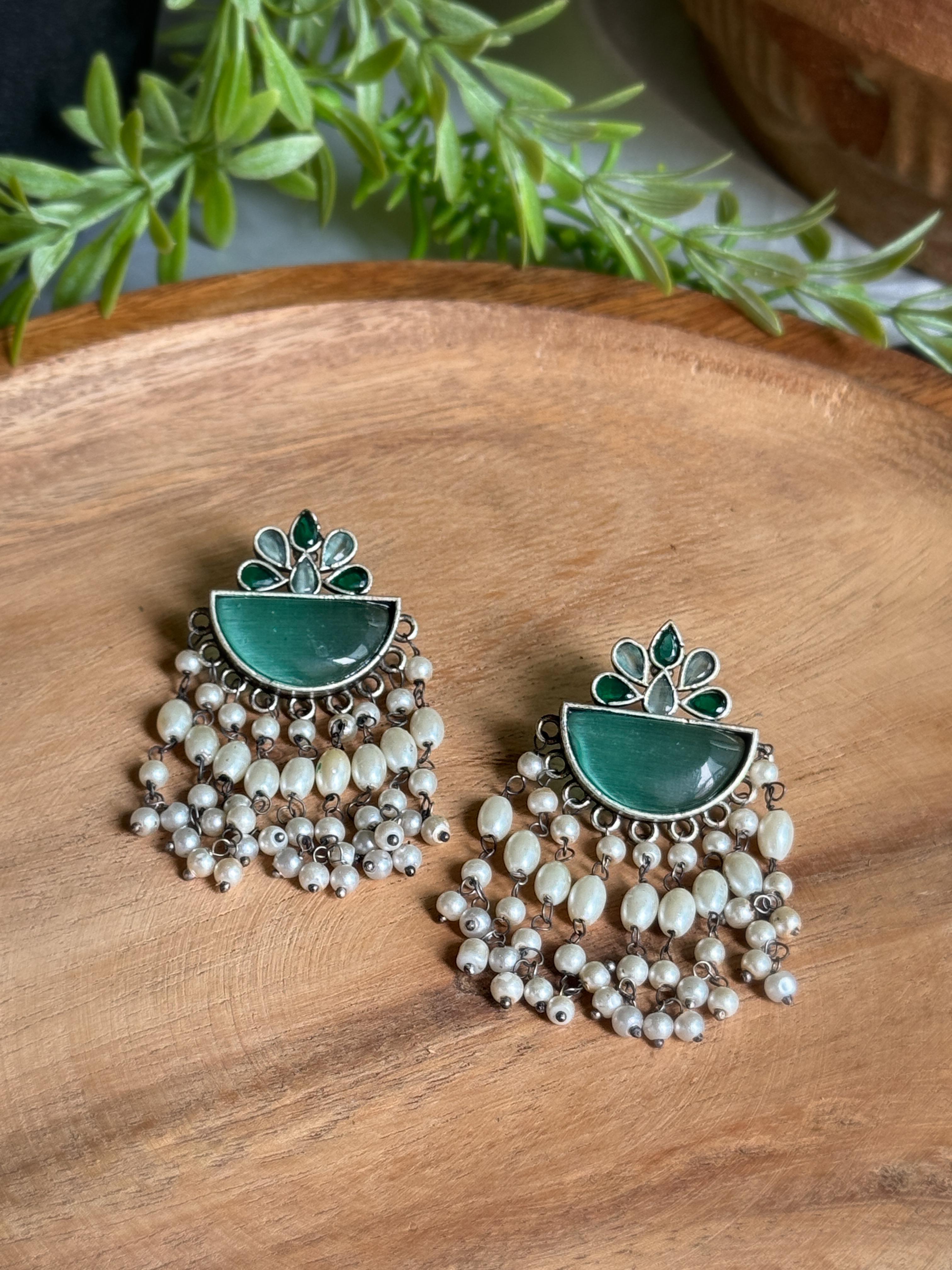 TRADITIONAL ANTIQUE STUDS EARRINGS