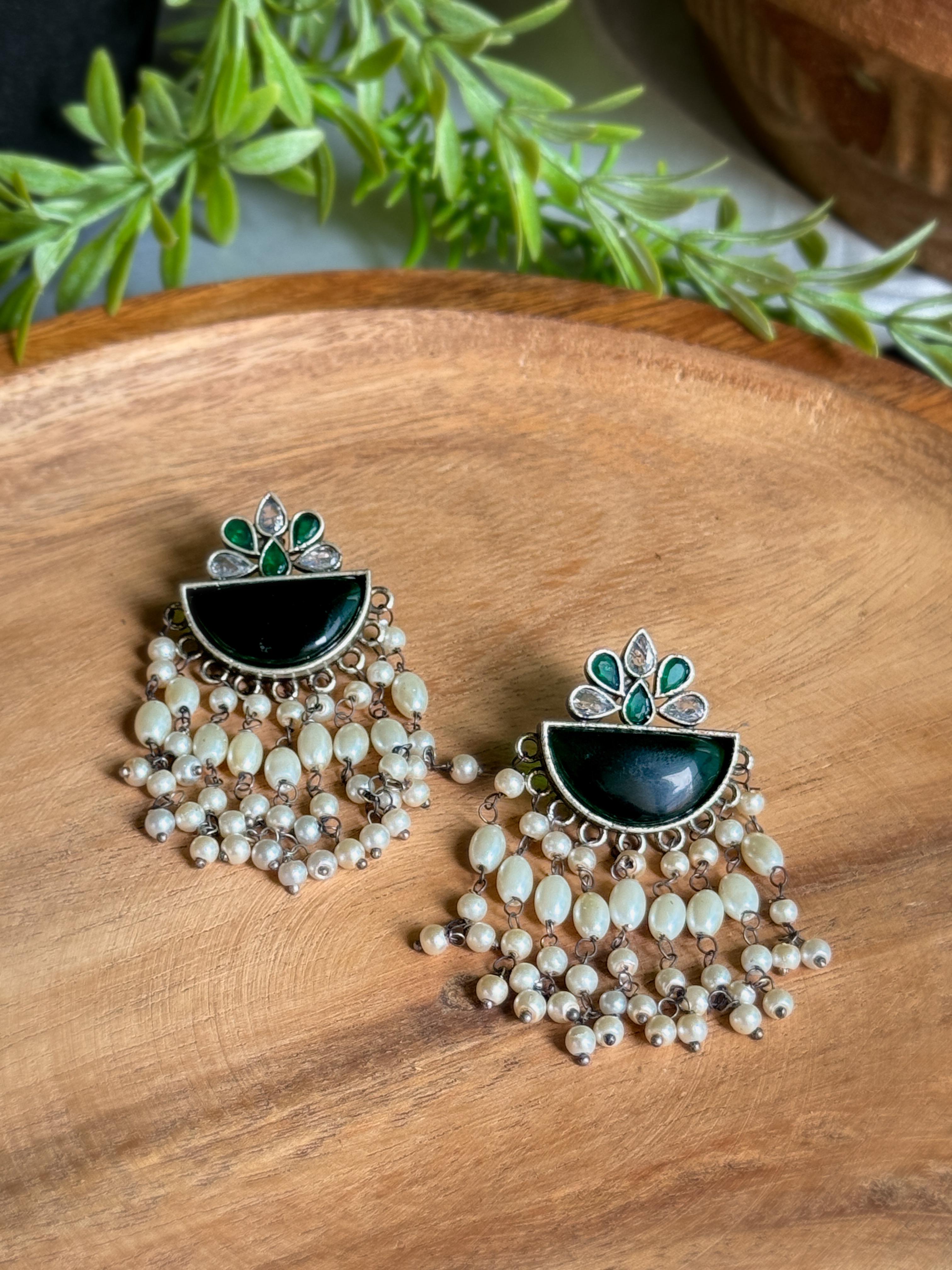 TRADITIONAL ANTIQUE STUDS EARRINGS