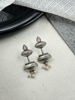 Load image into Gallery viewer, VIHA STUD EARRINGS