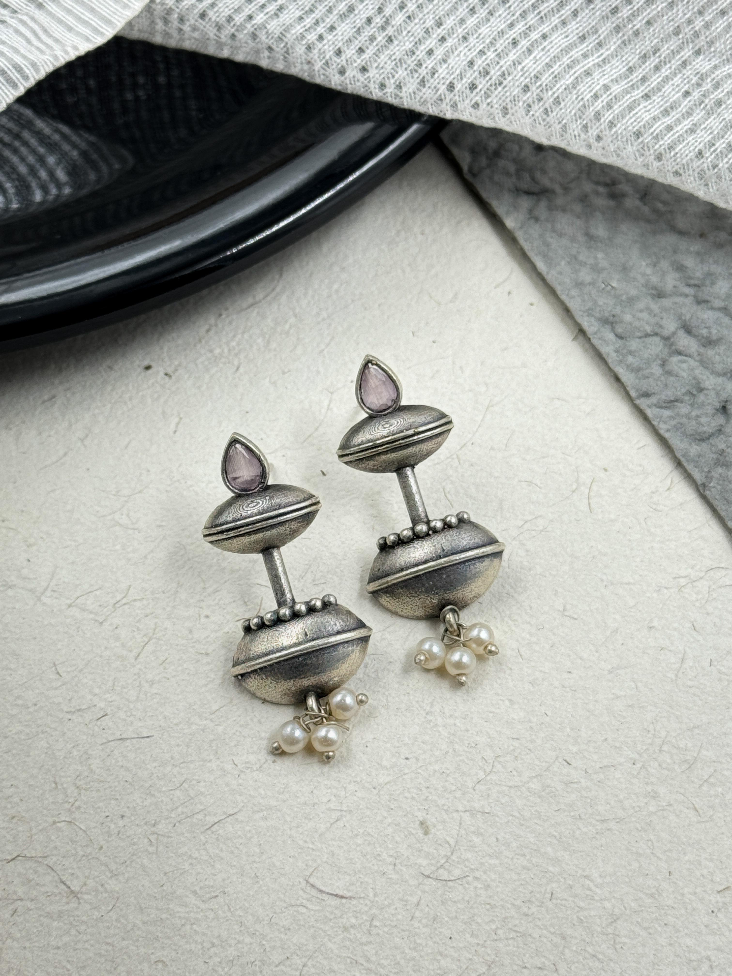 VIHA OXIDISED STUDS EARRINGS