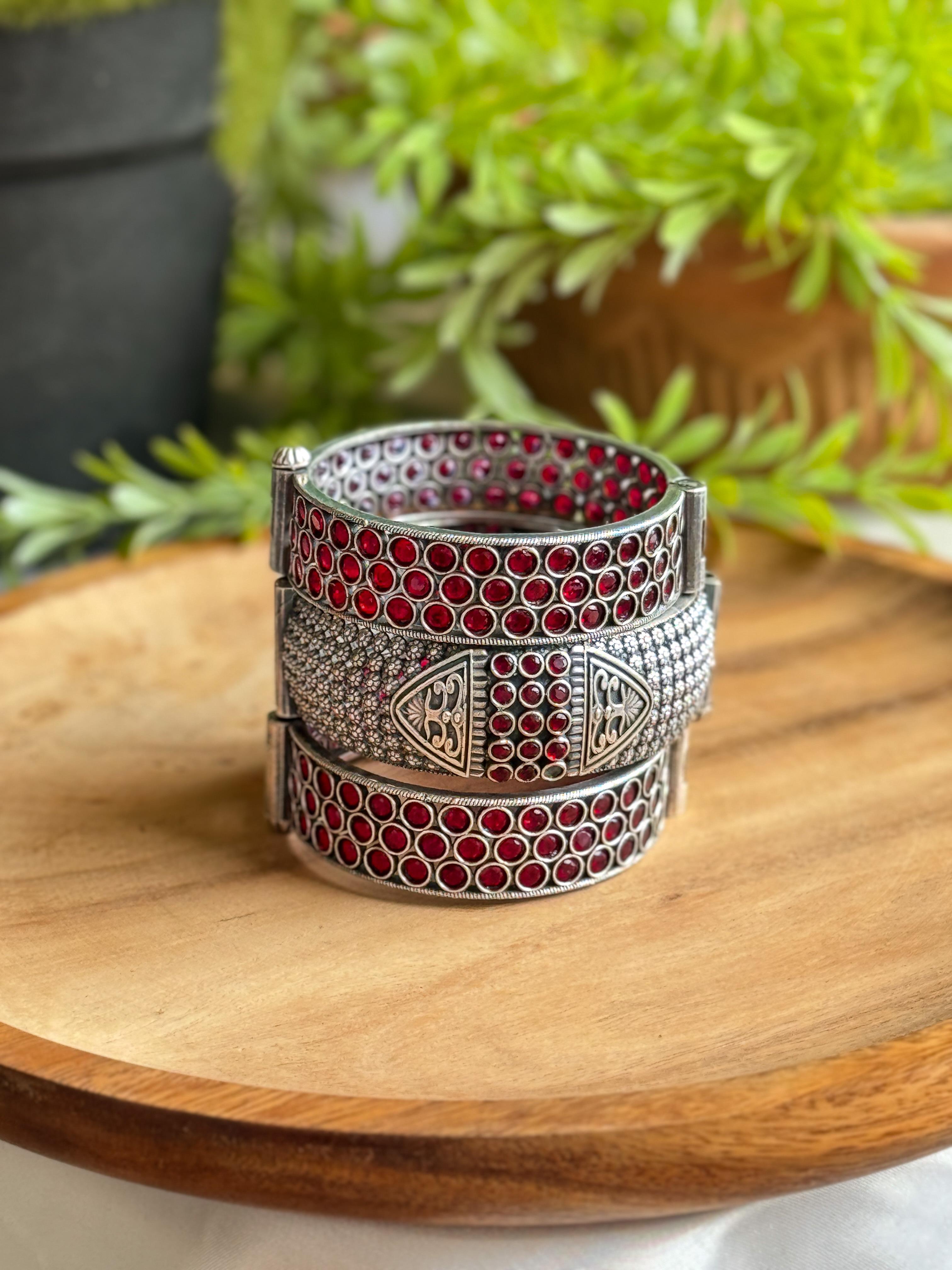 SILVER LOOKALIKE STONE BANGLE STACK