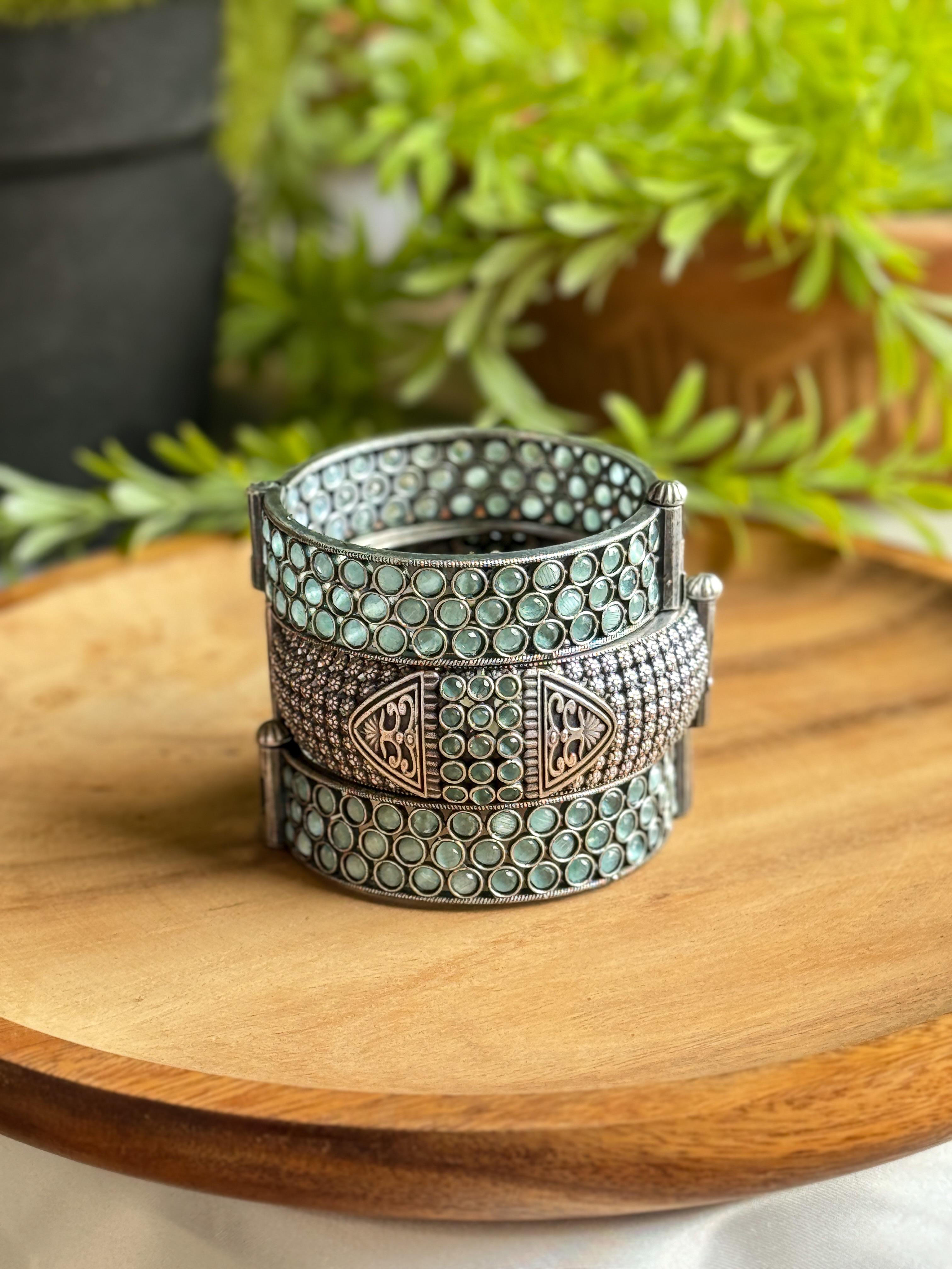 SILVER LOOKALIKE STONE BANGLE STACK