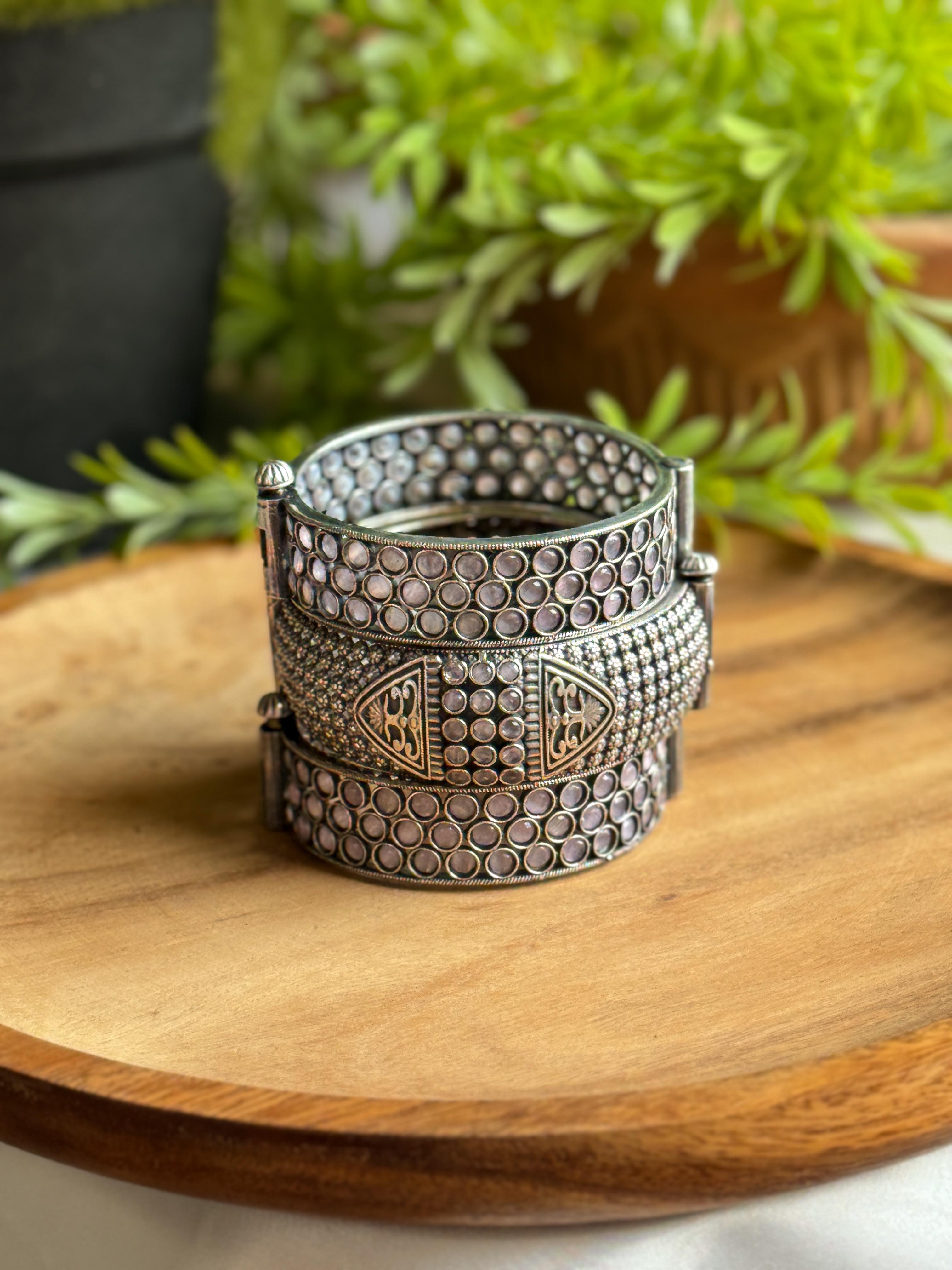 SILVER LOOKALIKE STONE BANGLE STACK