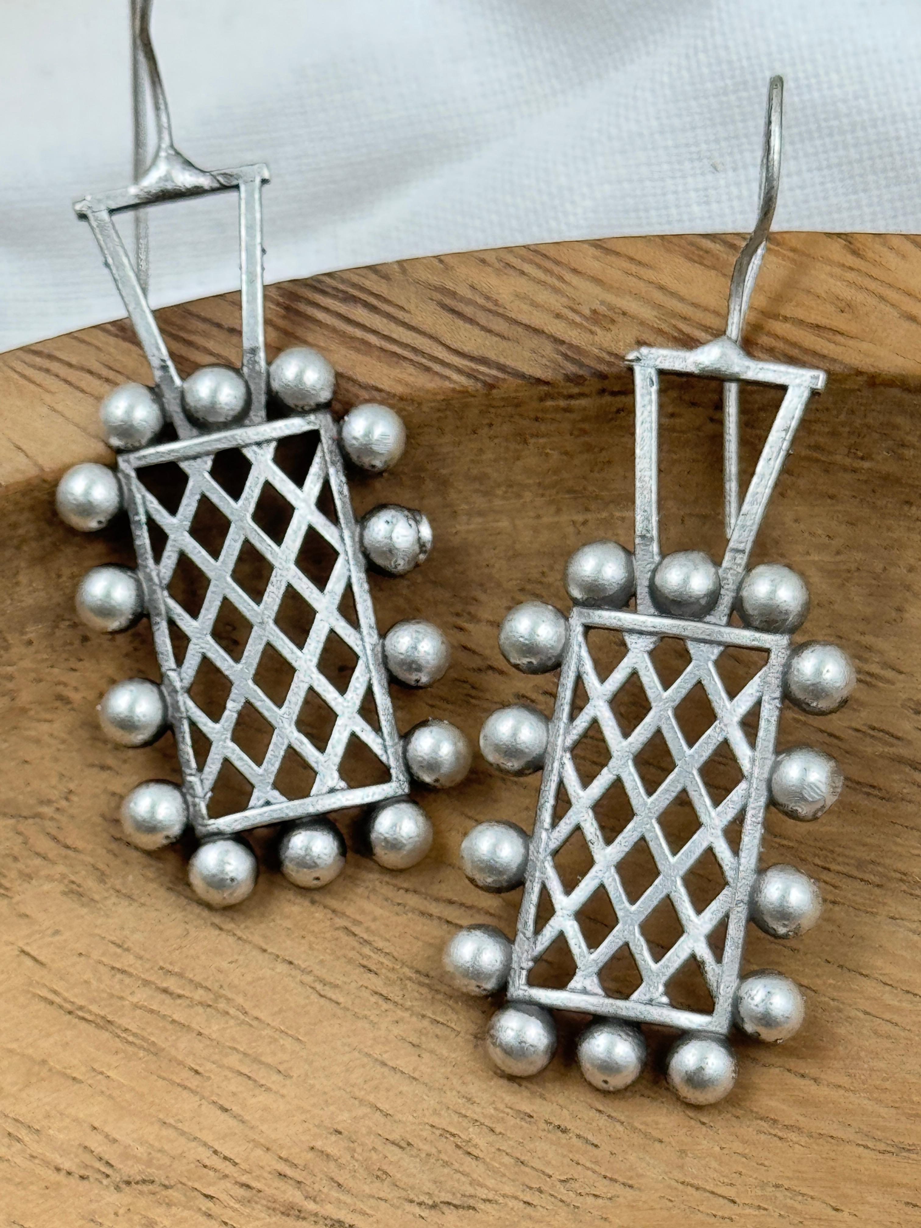 SIYA OXIDISED STUDS EARRINGS