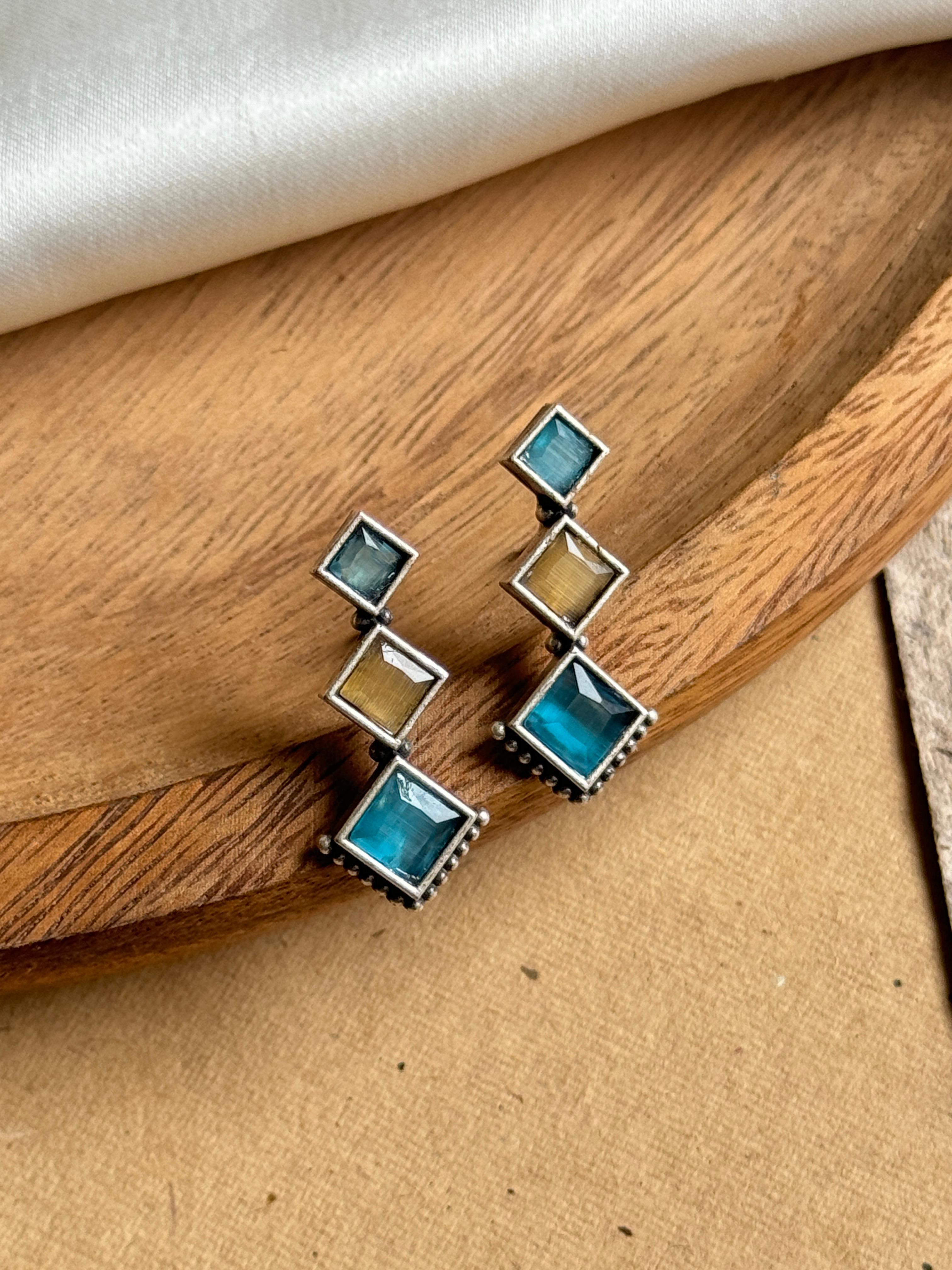 AARVI OXIDISED STUDS EARRINGS