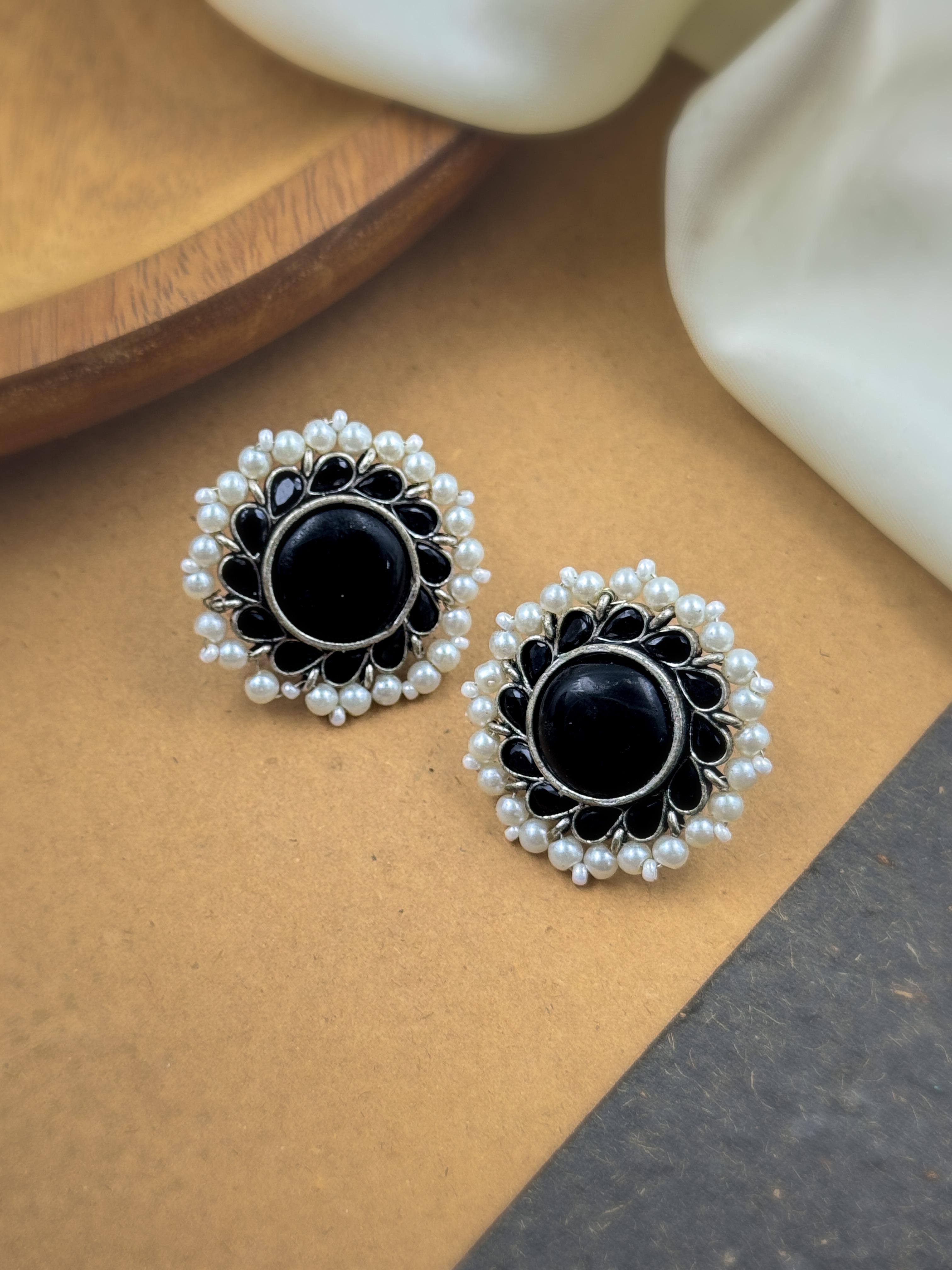 PARI OXIDISED STUDS EARRINGS