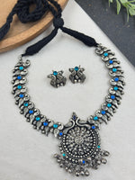 Load image into Gallery viewer, ADHIRA HANDMADE STONE NECKLACE SET