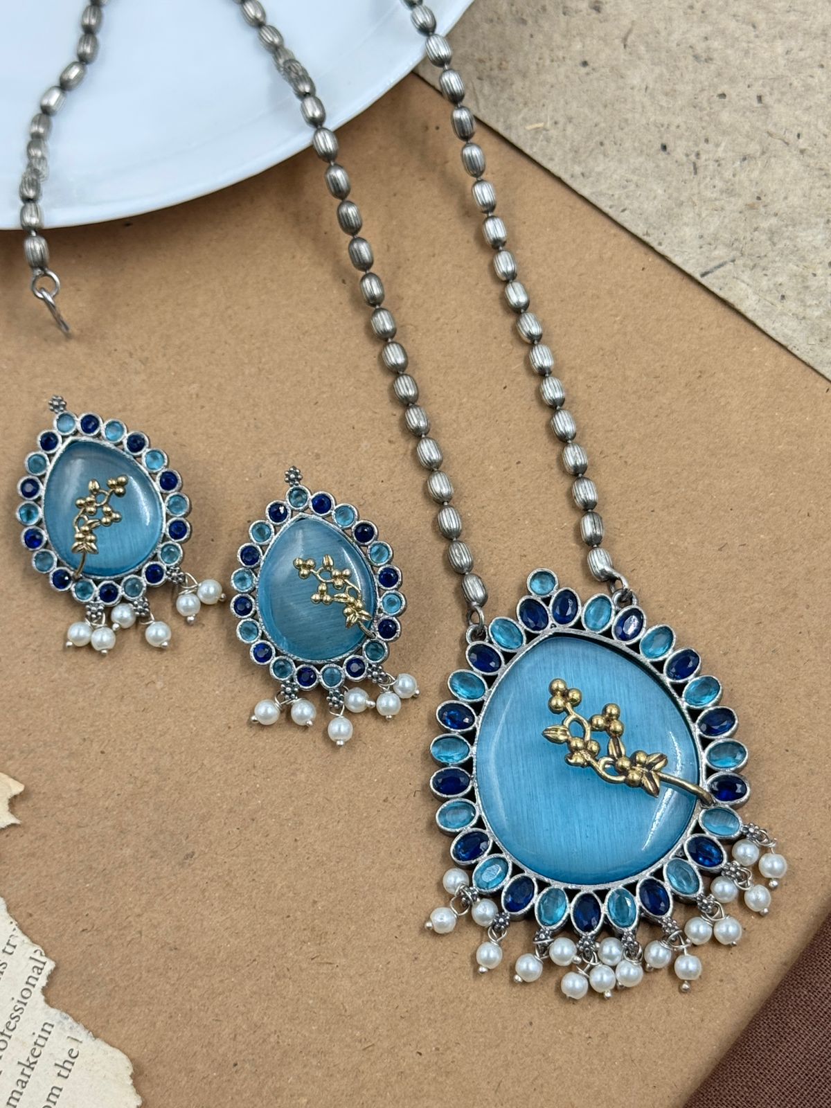 JISHA STONE NECKLACE SET