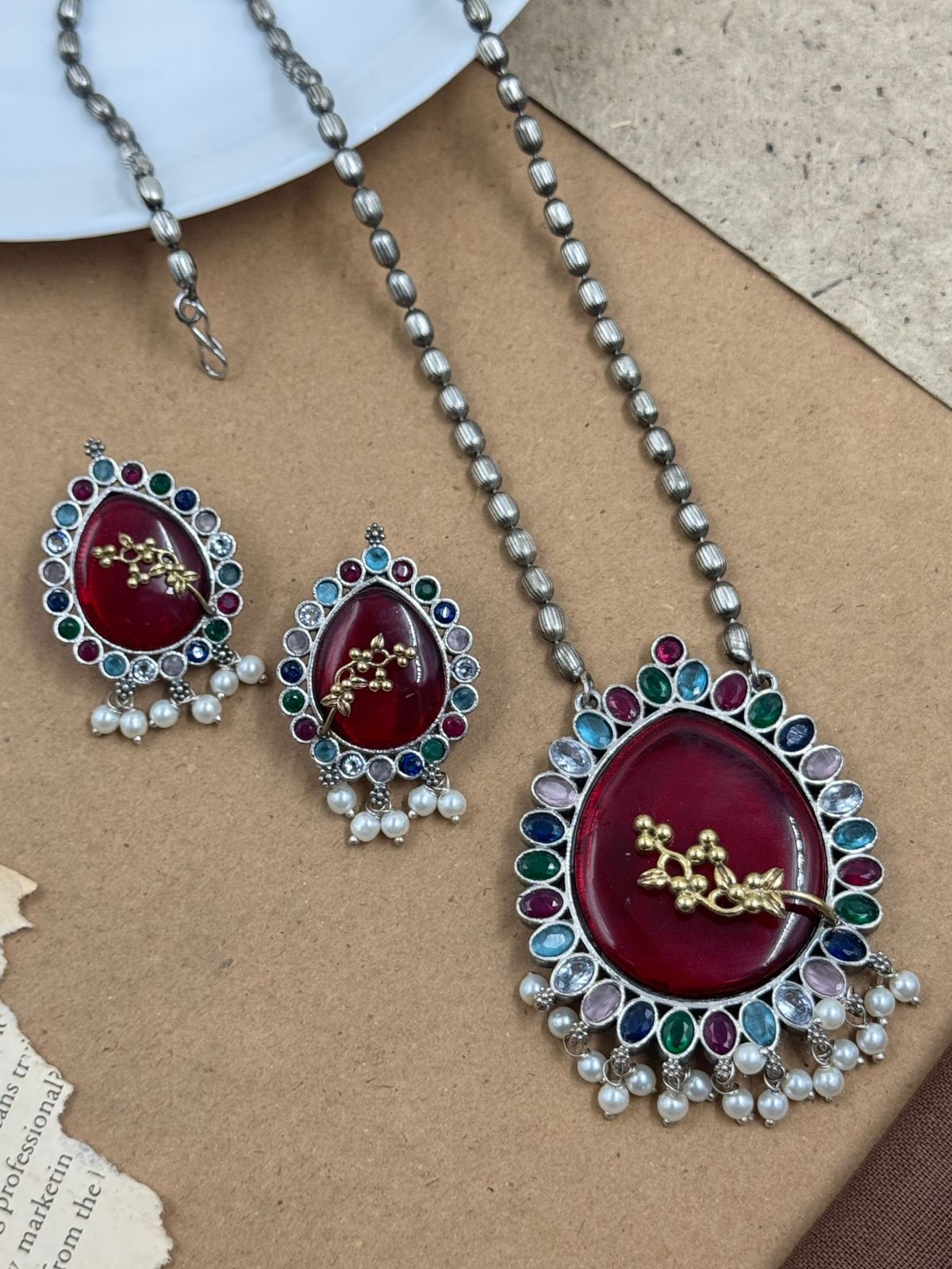 JISHA STONE NECKLACE SET